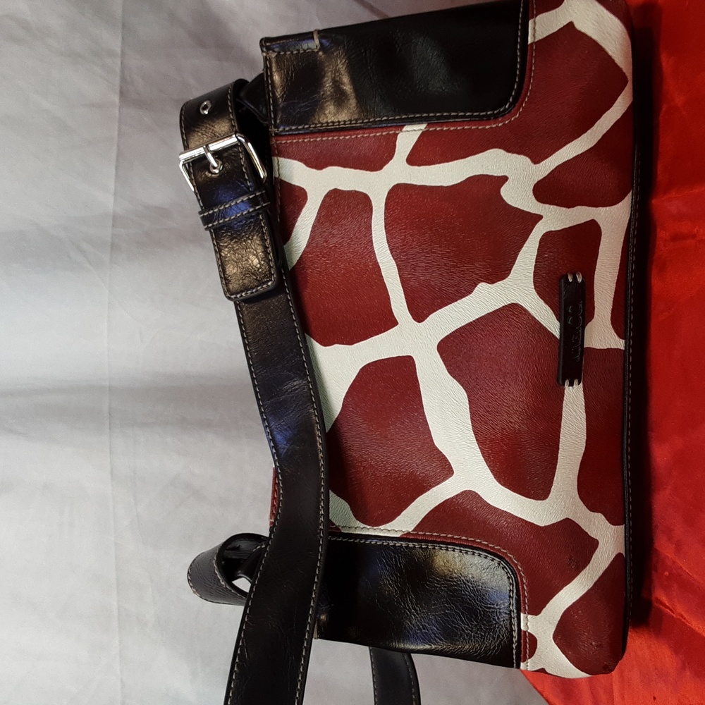 Purse - Picture 1 of 7